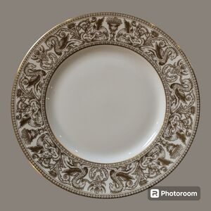 Wedgwood Florentine Gold  Dragons Dinner Plate W4219 BONE CHINA 10 3/4" gold rim